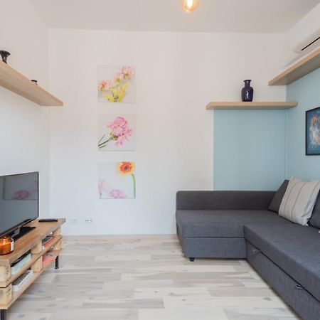 Old Court Hideaway By Rent All Como Exterior foto