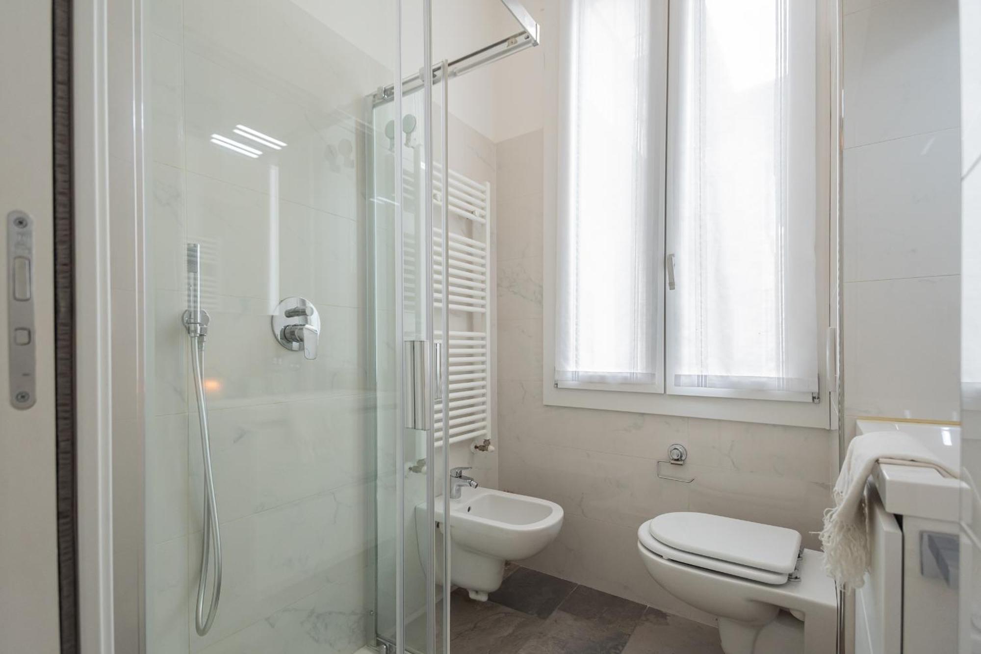 Old Court Hideaway By Rent All Como Exterior foto